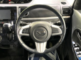 インテリアに合わせたデザインのステアリングは、運転される方のことも考え、運転しやすい形状、大きさです。是非一度、実際に触ってお確かめください。