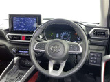 運転席まわりです。 各操作スイッチは使いやすい位置に配置されてます。