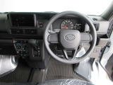 見通しのよいすっきりとした視界で、誰でも運転しやすいです