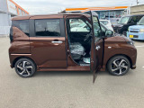 中古車をお選びいただく際に気になる走行距離や修復歴などに加えてキズ・凹みの有無・状態や消耗品の交換、今までの整備状況が &ldquo;ダイハツ認定中古車カルテ&rdquo;でわかります。