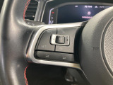 ◆クルーズコントロールにレーダーセンサーを組み合わせ、先行車を測定し設定されたスピードを上限に自動で加減速を行います。一定の車間距離を維持することで、長距離走行でのドライバーの疲労を低減させます。