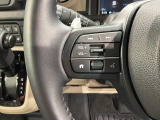ステアリングにオーディオ操作スイッチが付いています。オーディオ画面に直接タッチしなくても操作が出来ますので、運転に集中できます。