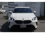 BMWの代名詞の【キドニーグリル】グリルが腎臓のように見えるので【キドニー】と呼ばれるようになりました。一目見ただけでBMWであると認識できる確固たるアイコンとして存在感を放ちます。