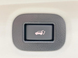 【パワーバックドア】スマートキーや運転席のボタンを押すだけでリアゲートが自動で開閉します!荷物を持っている時や、高い位置にあるバックドアを閉める際に便利な機能です♪