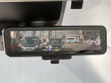 インテイリジェントスマートルームミラーを装備しておりますので、後席の荷物・後席者を気にすることなく、後続車等の確認をすることができます☆