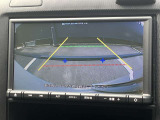 バックモニターで車庫入れまどらくらく、高感度カラーカメラですので僅かな光でもくっきりと見え、夜でも安心して駐車出来ます。