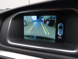 【パークアシスト・カメラ】駐車時に後方がリアルタイム映像で確認できます。大型商業施設や立体駐車場での駐車時や、夜間のバック時に大活躍!運転スキルに関わらず、今や必須となった装備のひとつです!