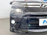 【HIDヘッドライト】非常に明るく前方を照らしてくれるので、悪天候や夜間の走行時も視界良好で安心してお乗りいただけます。