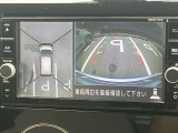 アラウンドビューモニター装備!空から見ているような映像によって不慣れな場所での車庫入れや縦列駐車等はもちろん狭い道でのすれ違いも安心♪