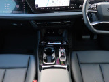 運転に必要な情報をメーター内に集約し、ドライバーの安全で快適な運転に寄与するアウディバーチャルコックピット。