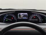 【メーターまわり】ドライバーから見やすい位置にあって安全運転に寄与します。マルチインフォメーションディスプレイでは、クルマに関する情報の確認はもちろん、各種安全機能・装備のON/OFFも設定可能。