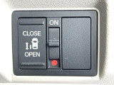【パワースライドドア】スマートキーや運転席のスイッチでスライドドアの開閉が可能♪電動だから力を入れてドアを開ける必要が無く、小さいお子様でも、重い荷物を持っている時もラクに開け閉めできます♪