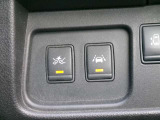エマージェンシーブレーキは今や必需品!前方走行車との衝突の危険性が高まったとシステムが判断した場合に作動し、警告音を鳴らし、自動的に停車または減速して衝突回避や衝突被害を軽減します。