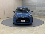 お車購入のポイントとなるフロントマスクです!シャープな目つきが印象的なデザインのヘッドランプです。