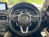【純正革巻きステアリング】上質な革を使用することで、手にしっかり馴染みとても運転しやすいハンドルです♪