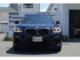BMWの代名詞の【キドニーグリル】グリルが腎臓のように見えるので【キドニー】と呼ばれるようになりました。一目見ただけでBMWであると認識できる確固たるアイコンとして存在感を放ちます。