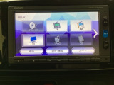 ワイド画面のナビゲーションはフルセグTV対応のGathers純正メモリーナビを搭載しています。Bluetoothオーディオ機能がありますので、スマートフォンなどの音楽も再生できます。