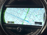●純正ナビ:一体感のあるナビは、高級感ある車内を演出してくれます。オーディオ機能も充実しておりますので、運転もより楽しめます♪