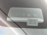 【スズキ セーフティサポート】走行中に前方の車両等を認識し、衝突しそうな時は警報とブレーキで衝突回避と被害軽減をアシスト。より安全にドライブをお楽しみいただけます。