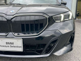 また、BMW正規認定中古車は、エマージェンシーサービスが自動付帯。24時間365日、皆様のカーライフをサポート致します。確かな安心のうえで、「駆けぬける歓び」をご堪能ください。