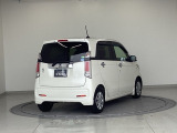 バックカメラが付いているのでバックでの車庫入れも安心です。