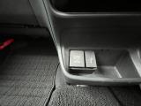 スマートフォンなどの音楽再生が可能なUSB接続ジャック装備車両です♪♪♪