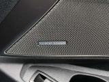 ハーマンカードンのカースピーカーは良質な音を届けると同時に、その先にある車内空間における上質な&ldquo;音楽体験&rdquo;も提供している。