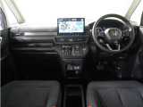 ◆視界広々で非常に運転しやすくロングドライブでも疲れを感じさせないすっきりとまとまったインパネ周りです。