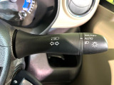 【オートライト】周りの明るさに応じて自動でヘッドライトの点灯・消灯ができる機能です!ライトの付け忘れ・消し忘れなどが無くなり、雨の日や夕方の走行も安心!トンネル通過時も便利ですね♪