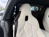 BMW専門のメカニックが、100項目にも上るポイントを徹底的にチェック。交換基準に達した部品があれば、弊社負担にて交換後、お客様へご納車致します。
