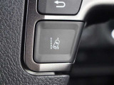 レーンディパーチャーアラート(LDA)車線逸脱防止支援システムが装備されています。
