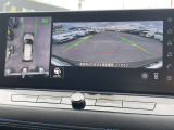 上から見たような画像で車庫入れなどに便利なアラウンドビューモニター