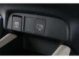 スマートフォンなどの音楽再生が可能なUSB接続ジャック装備車両です♪♪♪