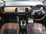 快適な運転席まわり♪視界の良い運転席で、ステアリングスイッチの他、各種スイッチが使いやすく配置されています☆