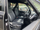 運転席・助手席です