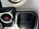 運転席側のドリンクホルダーです