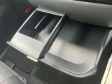 グローブボックス