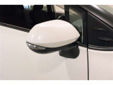 サイドターンランプ付きドアミラー。車両のドレスアップと右左折時の被視認性を兼ね備えたお洒落なミラーです。