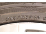 235/55R19    車両装着標準タイヤサイズです。 タイヤのご相談もトヨタモビリティ石川にお任せください