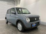 車内は内装デザインやインテリアがお部屋のような落ち着きのある空間