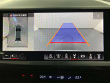 バックカメラと前後のバンパーセンサーで駐車時も安心です。