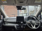 運転席周りの視界もよくハンドルも軽い取り回しなのですごく運転がしやすい車です。