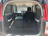 助手席シートも倒せば車内いっぱいに長い荷物の積載も可能です。