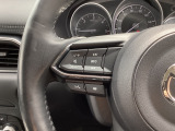 運転中でも操作ができるステアリングコントロールボタンも付いています。手元でオーディオ操作も安全でかつ楽々ですね!!