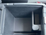 グローブボックスは奥行きがありたっぷり収納。