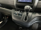 オートマチックシフトレバーは、手になじみ操作しやすい形状で安全運転にもつながります♪