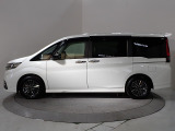 取り回しの良さをはじめ、縦列駐車やUターンなど、日常のシーンで使いやすさも追求。街中や狭い道でも、ボディの大きさを感じさせない扱いやすさです。