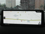 マツダコネクトの10.25インチワイドセンターディスプレイです。『Android Auto』『Apple CarPlay』や独自のコネクテッドサービスに対応したインターフェイスシステムです。