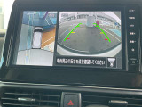 アラウンドビューは4方のカメラで真上から車を見たようにモニタで確認ができる日産自慢の装備です。周辺の安全確認、小さなお子様や障害物も確認できるので、駐車のしやすさだけでなく、事故防止にも役立ちます♪