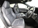 ゆったり室内で運転もしやすいです♪使い勝手の良い配置も考えられています!!